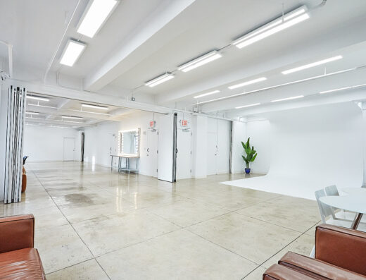 14AB Photo Studio With Cyclorama Wall In New York City